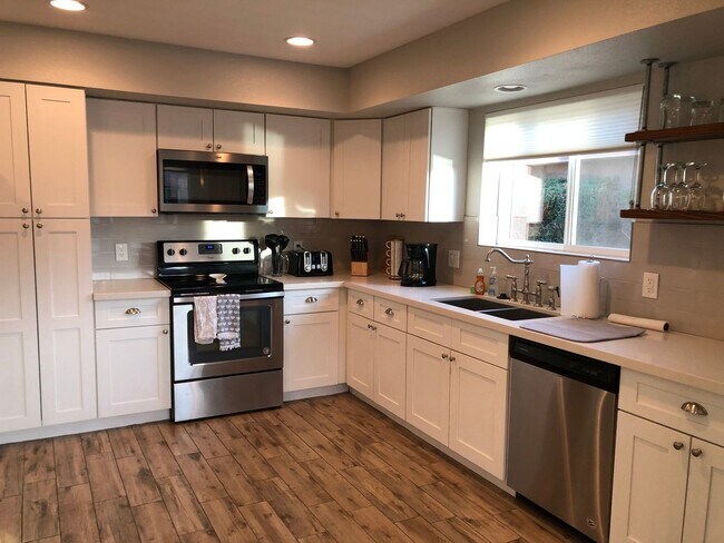 Building Photo - 574 Leisure World