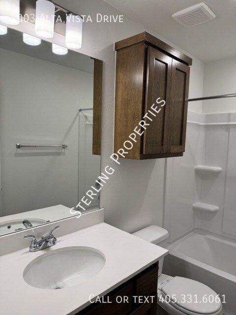 Building Photo - 4003 Alta Vis Dr
