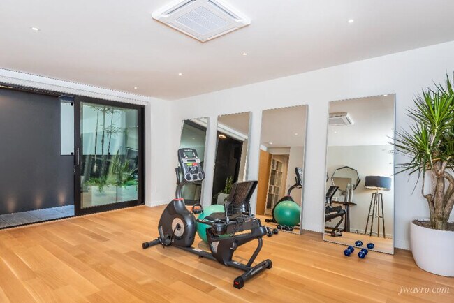 Building Photo - 17 Guy Pl