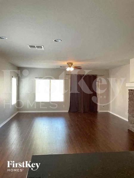 Building Photo - 2585 Bechamel Pl