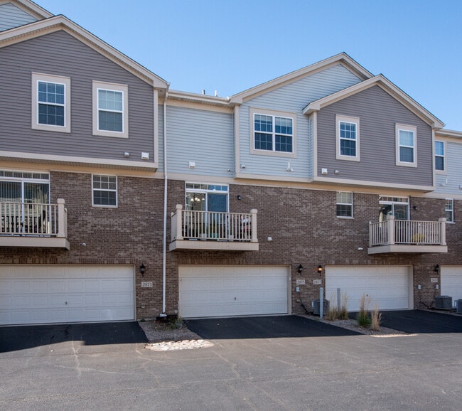 Building Photo - 2875 Henley Ln