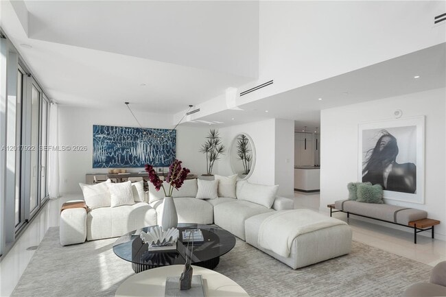 Building Photo - 300 Biscayne Blvd Way