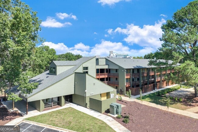 Building Photo - 710 Jesse Jewell Pkwy SE