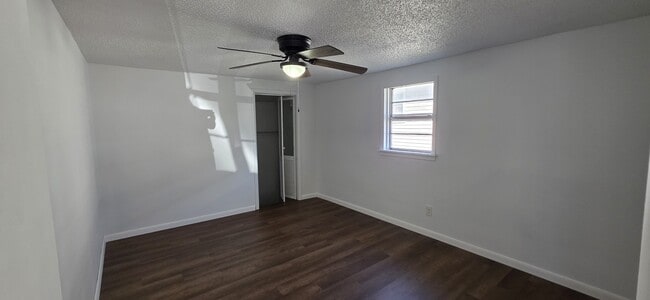 Building Photo - 1607 Warnke Rd NW