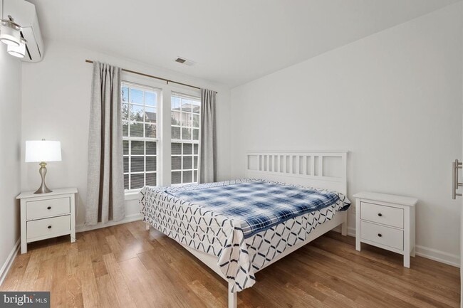 Building Photo - 589 Odendhal Ave