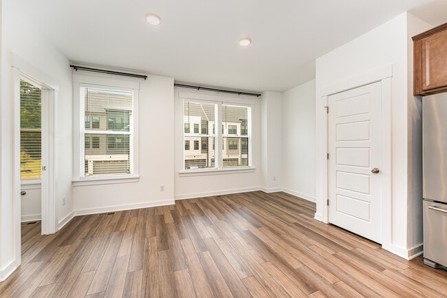 Building Photo - Cornerstone Townes