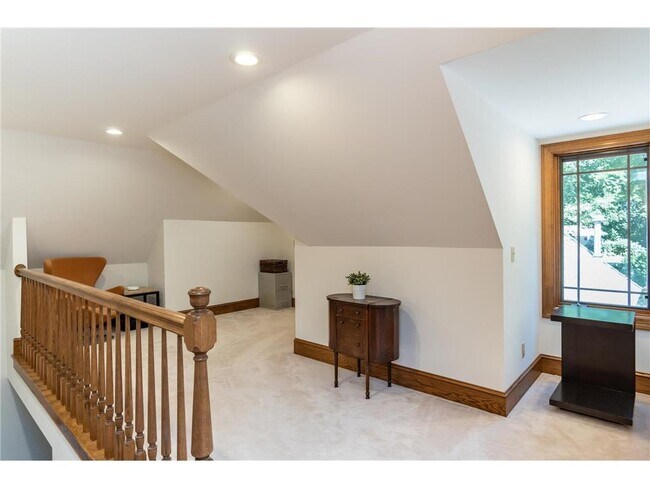 Building Photo - 3103 Maplewood Rd