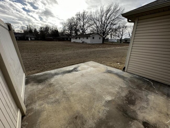 Building Photo - 822 15th St