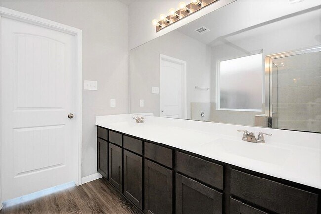 Building Photo - 24814 Puccini Pl
