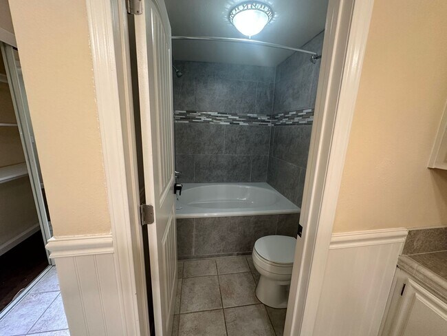 Building Photo - Large 1 Bedroom 1 Bath for rent at Villa Europa in UTC area