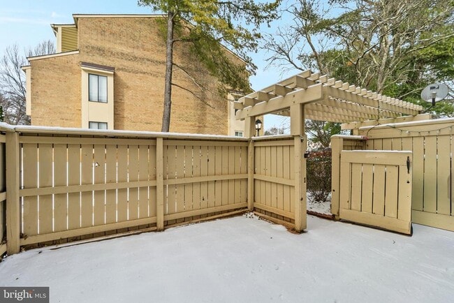 Building Photo - 8619 Welbeck Way