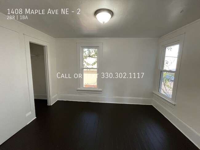 Building Photo - Two bedroom One bathroom second level apar...