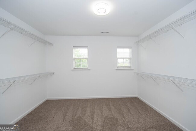 Building Photo - 179 Scenic Hills Dr