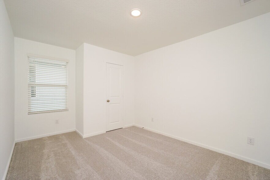 Building Photo - 11524 Chestnut Barr Dr