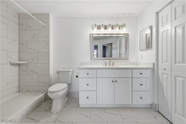 Building Photo - 6321 Aragon Way