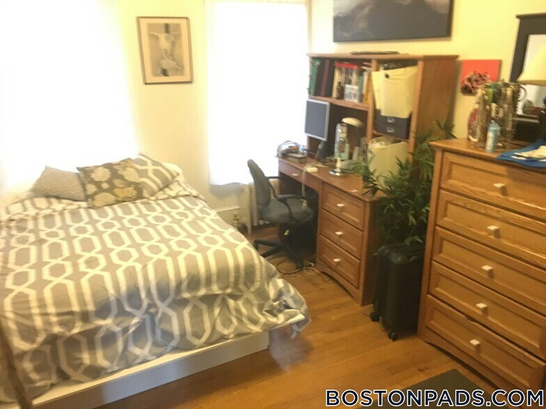 Building Photo - 28R Cherry St