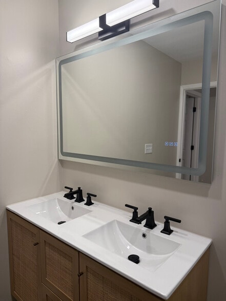 Building Photo - 8303 Mountain Pass