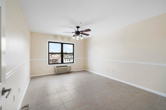 Building Photo - 8915 Bergenwood Ave