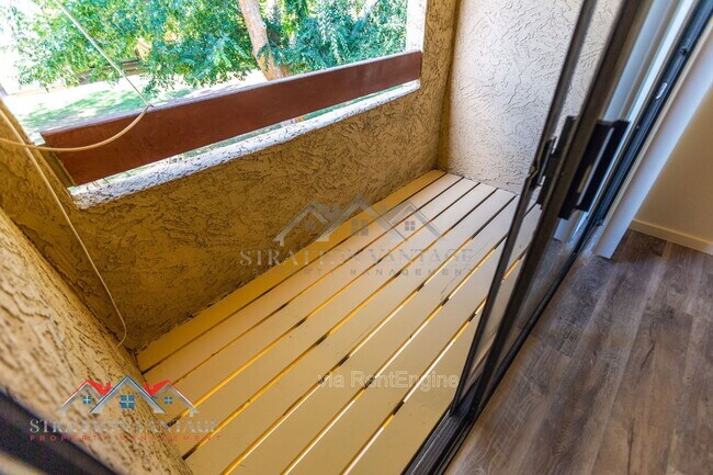 Building Photo - 2165 E University Dr