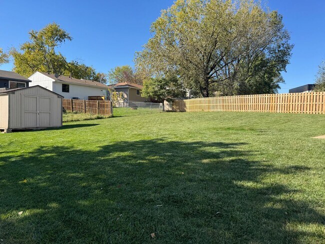 Building Photo - Omaha Rental Home Offering Modern Updates ...