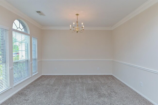 Building Photo - 211 Elana Ln