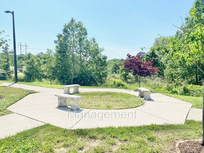 Building Photo - 208 Fishers Ct