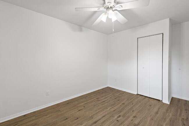 Building Photo - 59 Stoneway Pl