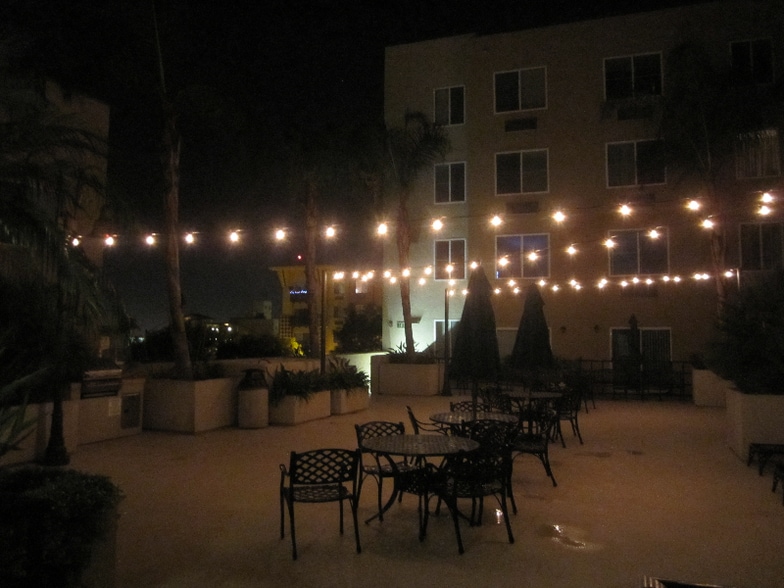 Building Photo - 1970 Columbia St