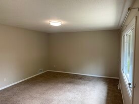 Building Photo - 10610 Johnson Cir