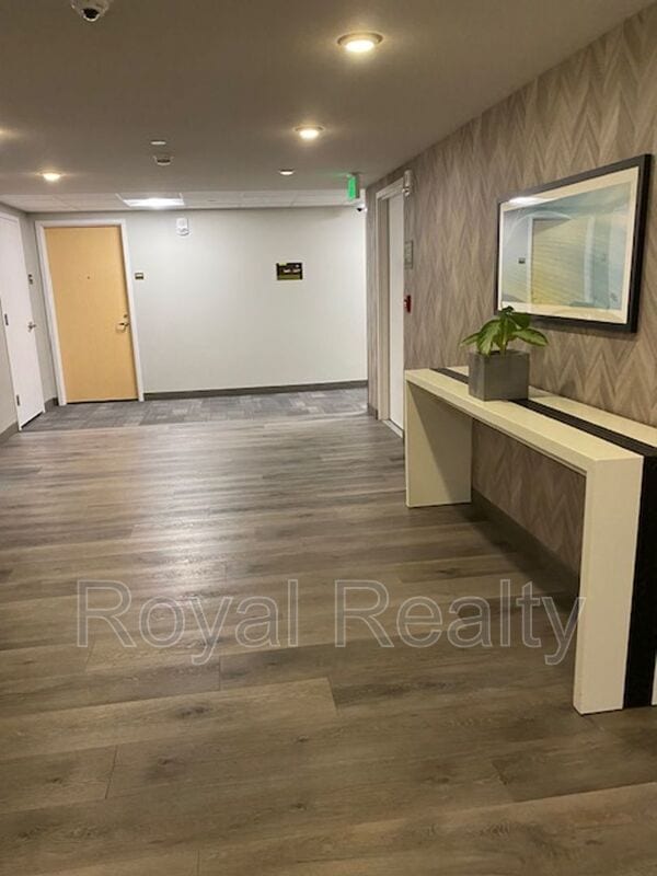 Building Photo - 7000 Hawaii Kai Dr