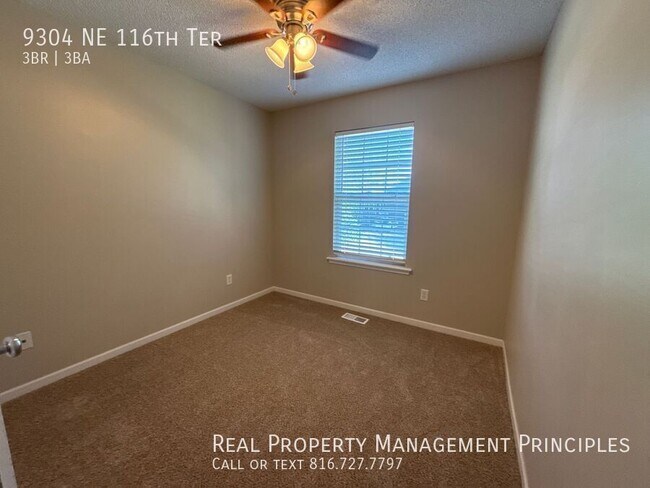 Building Photo - 9304 NE 116th Terr