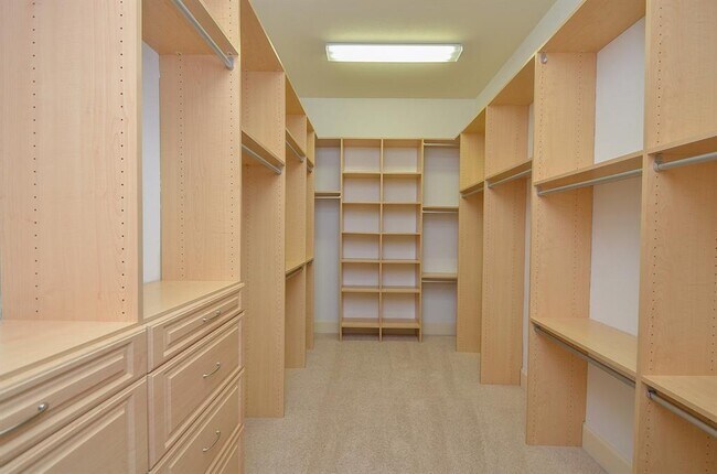 Building Photo - 27411 Robillard Springs Ln