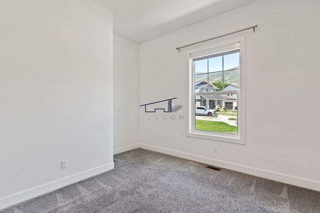 Building Photo - 378 Clark Cir