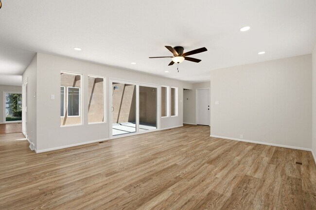 Building Photo - Exceptional Property in the NE Heights