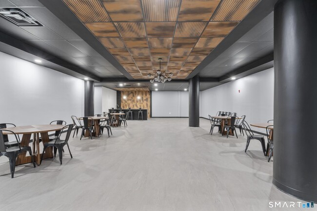 Building Photo - 480 Myrtle St