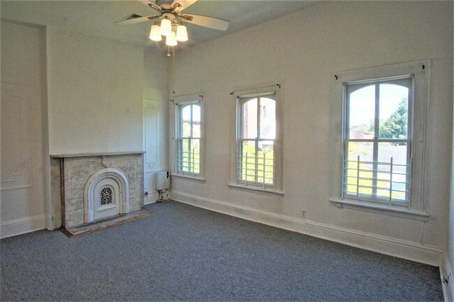 Building Photo - 255 4th St
