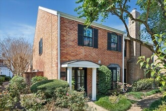 Building Photo - 854 Augusta Dr