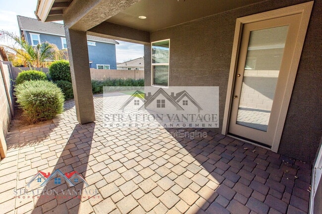 Building Photo - 7465 E Osage Ave