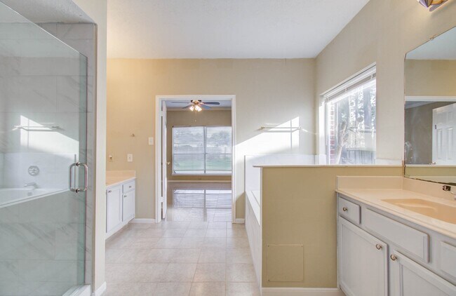 Building Photo - 10615 Alderford Ct