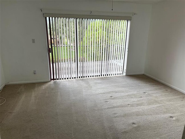 Building Photo - 32 Spinning Wheel Ln