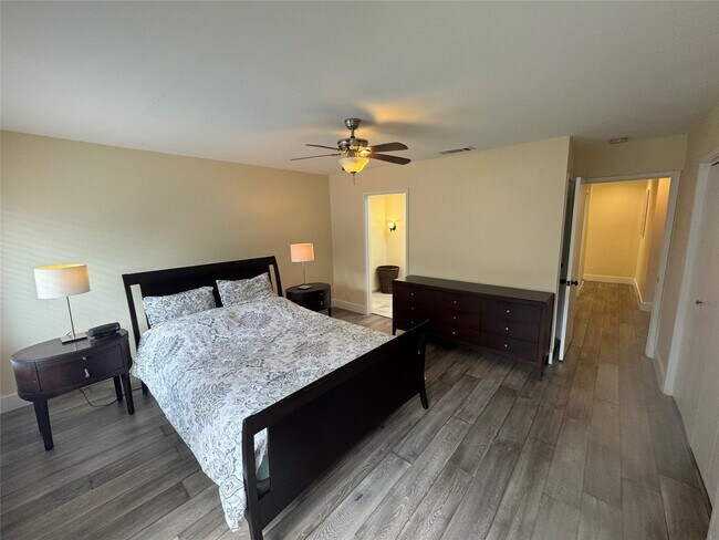 Building Photo - 107 Litchfield Ln