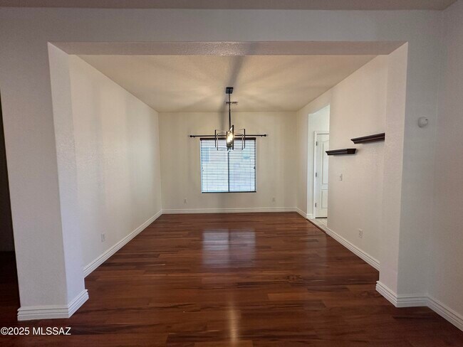 Building Photo - 1077 W Sea Star Dr