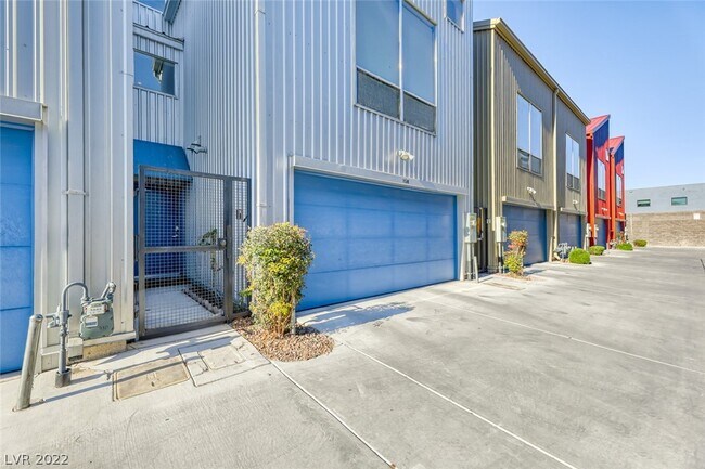 Building Photo - 1158 E Carson Ave