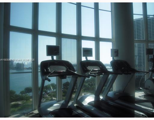 Building Photo - 1800 N Bayshore Dr