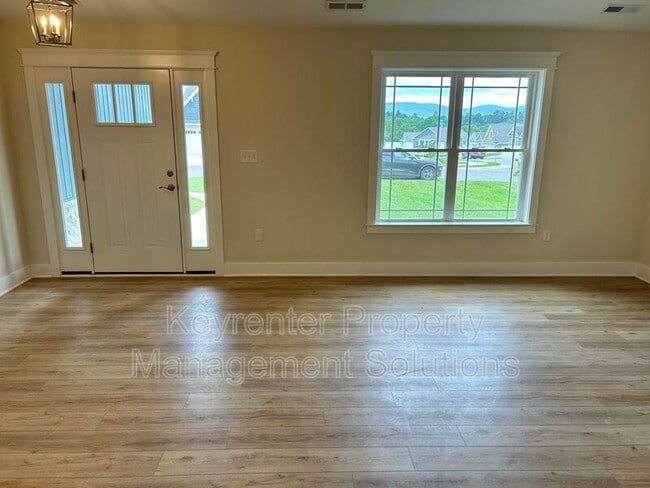 Building Photo - 185 Lindburgh Dr