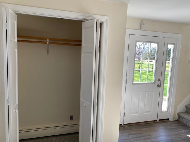 Building Photo - 266 Maple Tree Hill Rd