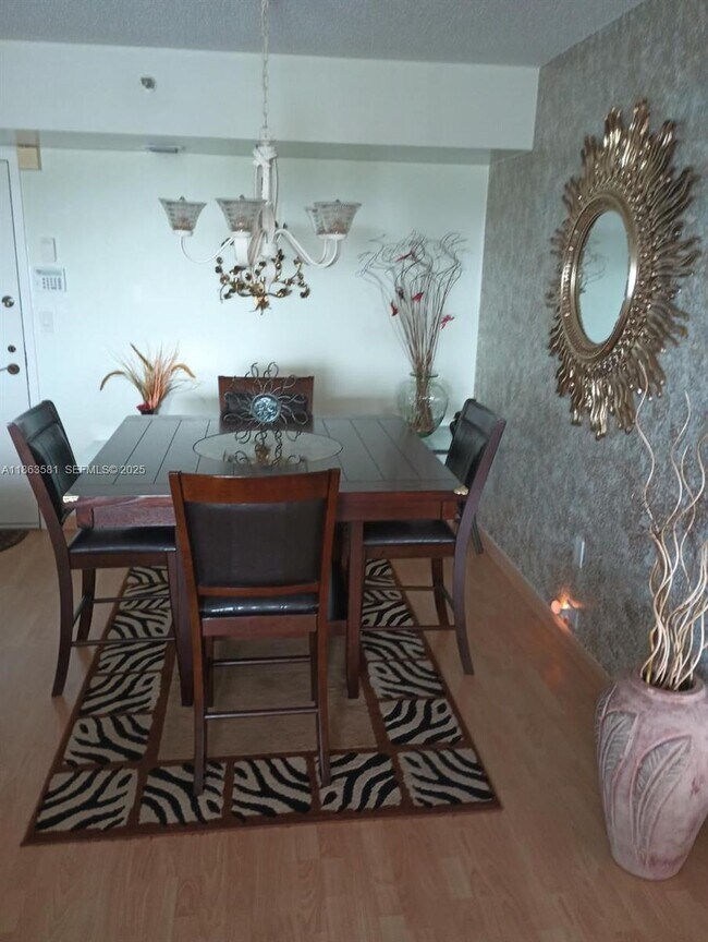 Building Photo - 1000 St Charles Pl