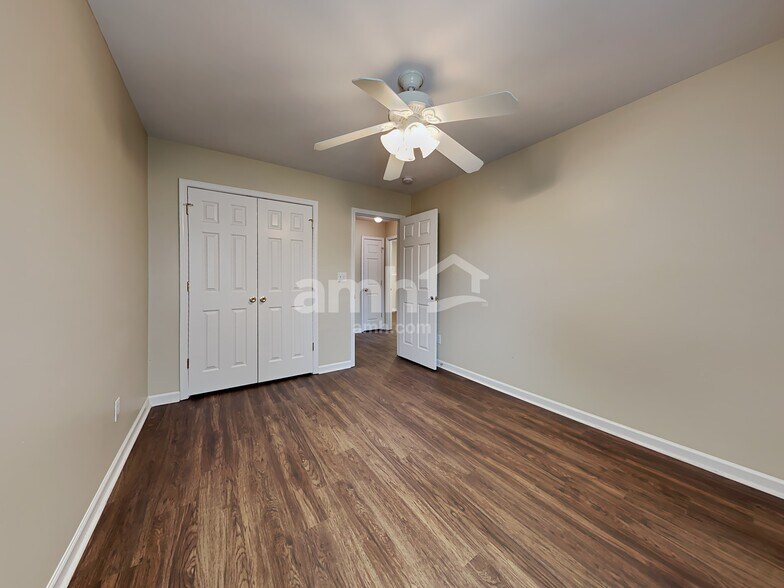 Building Photo - 141 Sawhorse Dr
