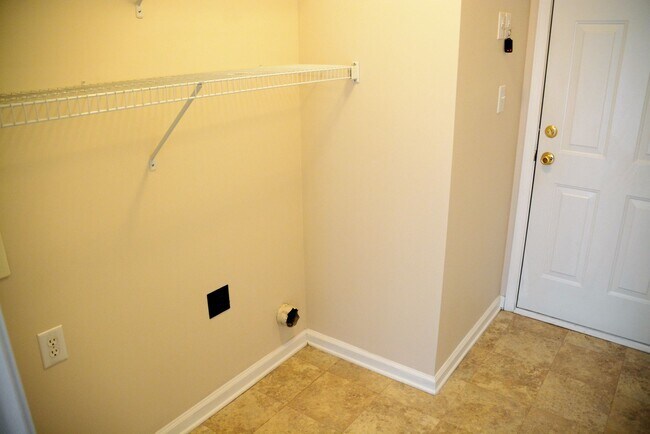 Building Photo - 11512 Fox Hill Dr