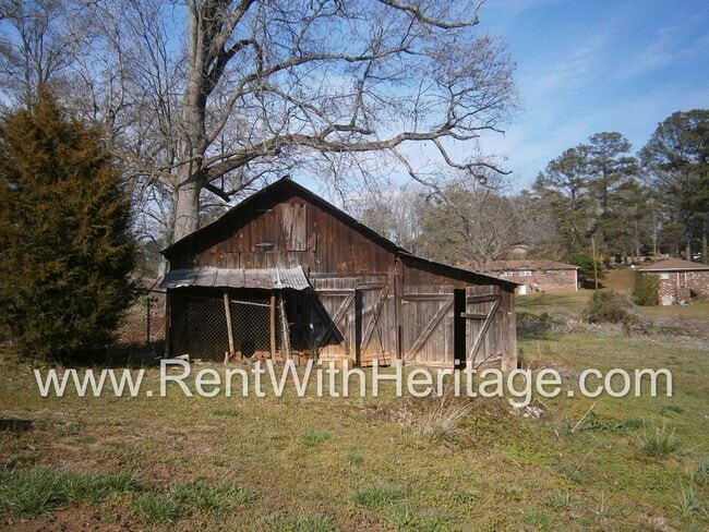 Building Photo - GORGEOUS RANCH/ GRAND PA'S BUNGELOW/ 1.6 ACRES/ FRONT PORCH/ PRIVATE YARD